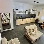 El Pisito Forest,a 300 Metros Iglesia De La Encarnacion Apartment *
