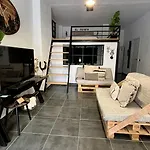 Apartment El Pisito Forest,a 300 Metros Iglesia De La Encarnacion