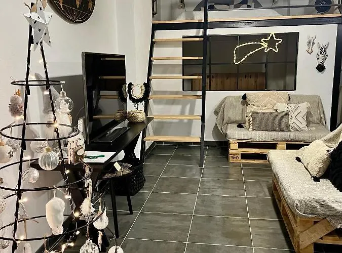 Διαμέρισμα El Pisito Forest,a 300 Metros Iglesia De La Encarnacion