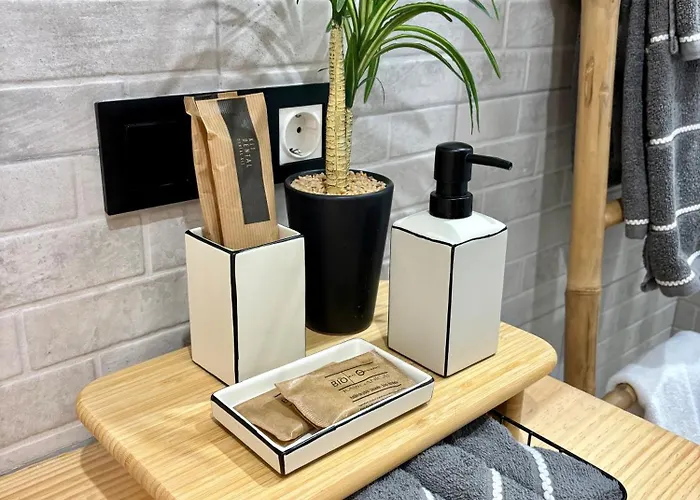 El Pisito Forest,a 300 Metros Iglesia De La Encarnacion Μαρμπέλλα