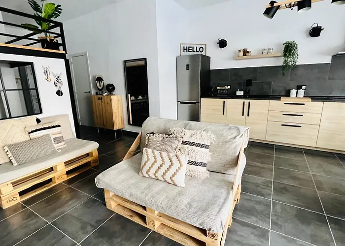 El Pisito Forest,a 300 Metros Iglesia De La Encarnacion *